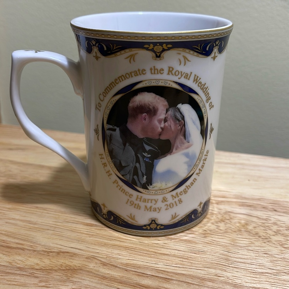 EUC Prince Harry & Meghan Markle Royal Wedding Mug